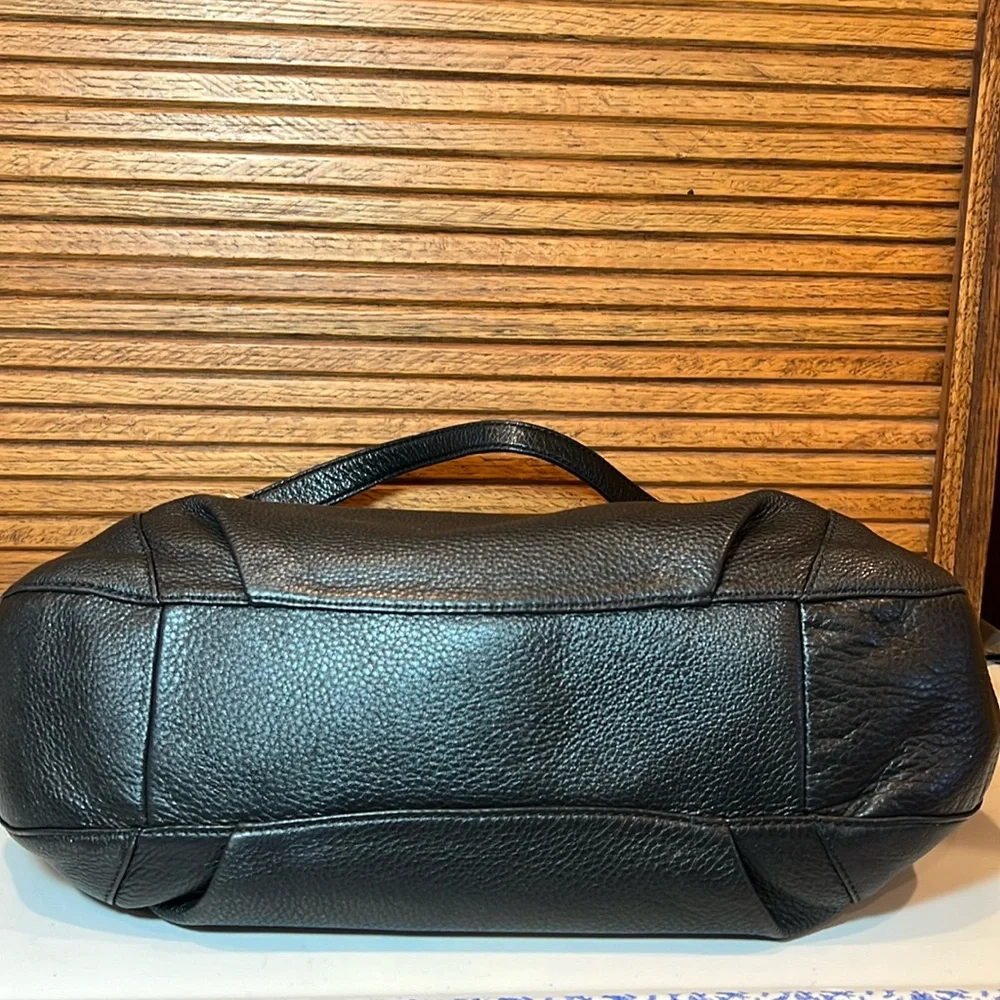 EUC Michael Kors tassel hobo black, pebble leather, satchel shoulder bag